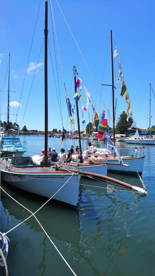 The Boatshed Waterfront B&B 포트페어리 외부 사진