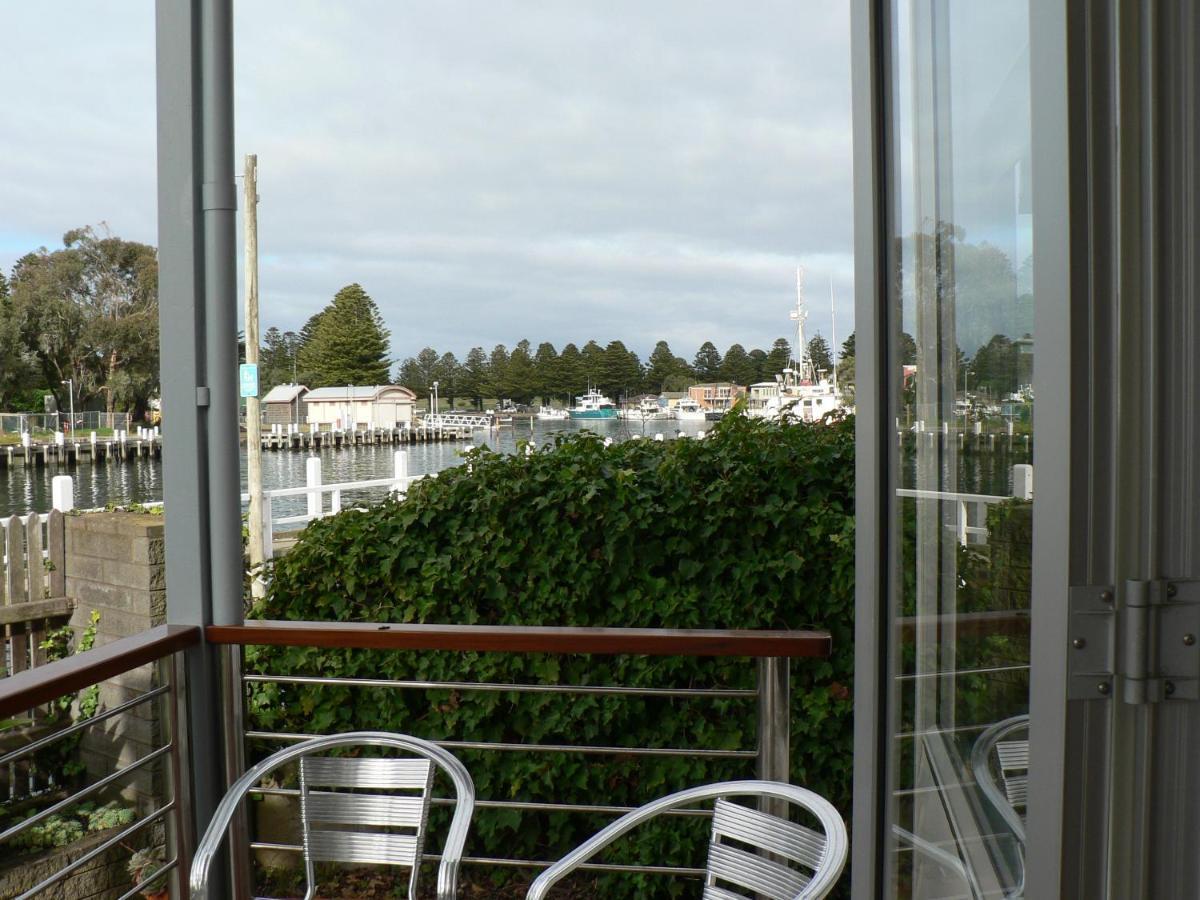 The Boatshed Waterfront B&B 포트페어리 외부 사진