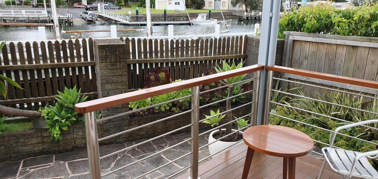The Boatshed Waterfront B&B 포트페어리 외부 사진